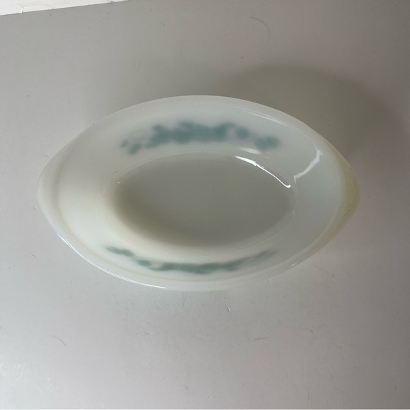 Vintage Glasbake J235 10" Turquioise Fruit Pattern Oval Casserole - Picture 2 of 6